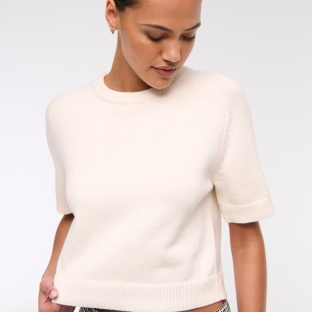 Abercrombie & Fitch Women's Ivory Crew Neck Sweater